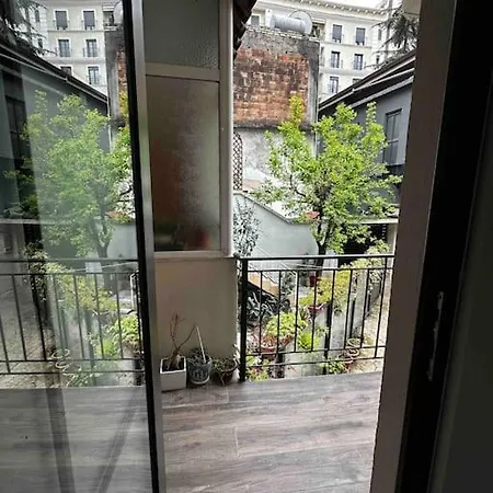 Apartament Spacious In A Trendy Neighborhood