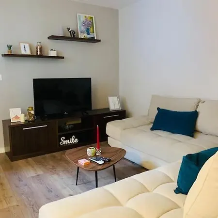 Apartament Spacious In A Trendy Neighborhood Tirana